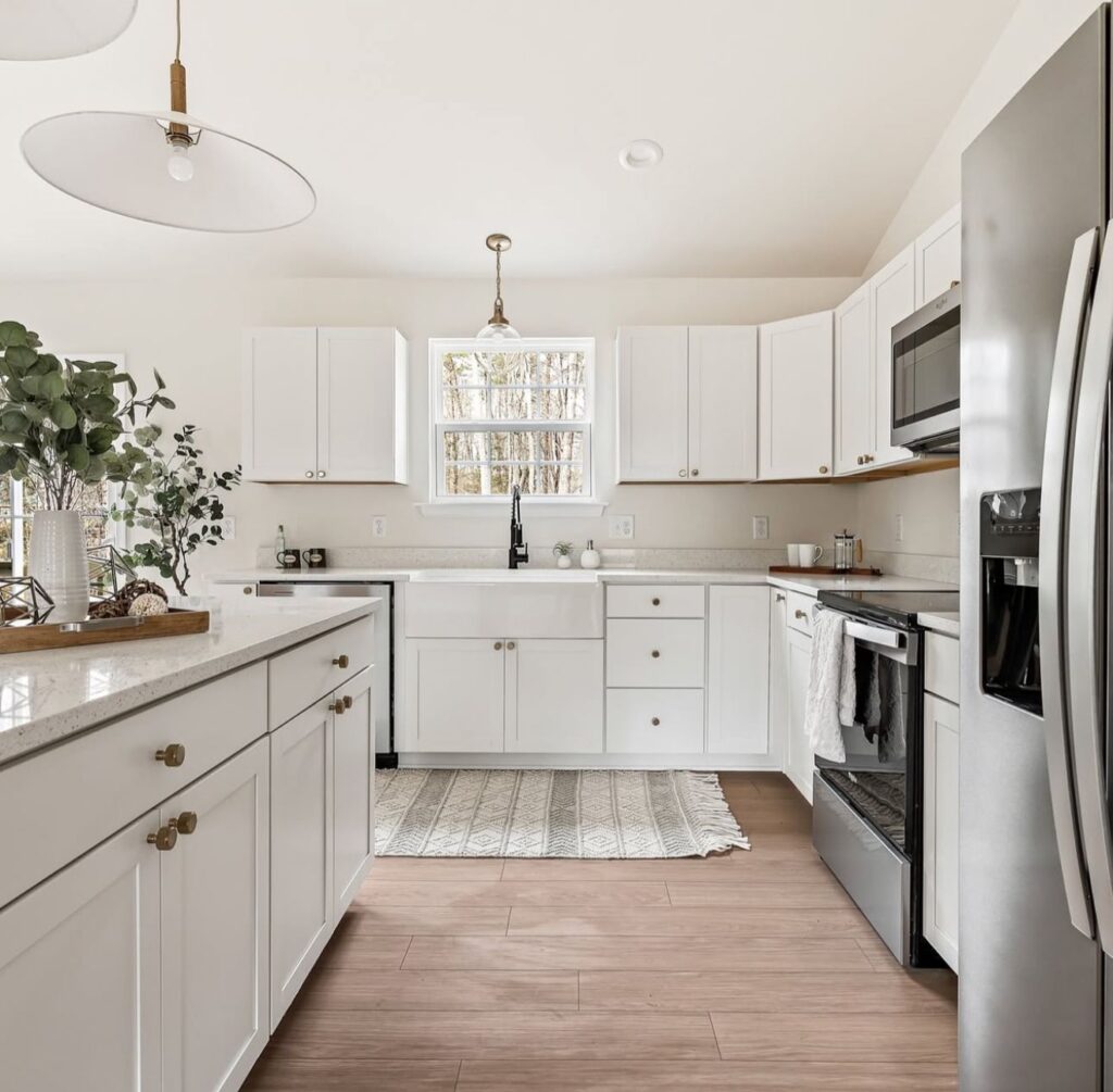 One of our latest masterpieces, showcasing the exquisite Sparkling White Quartz countertop that combines the elegance and durability and our expertise of our highly trained craftsmanship.